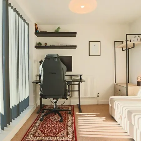 Cooperage 3 Bedroom House Bristol