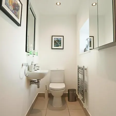 Cooperage 3 Bedroom House * Bristol